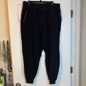 LIVI Joggers with Zipper Pockets